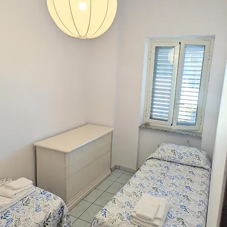 Sole Di Davoli - Three Bedroom Apartment Marina di Davoli