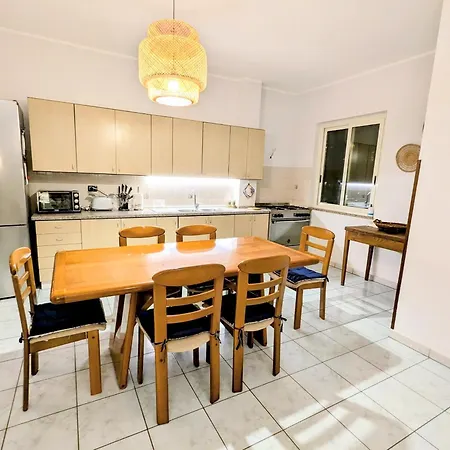 Sole Di Davoli - Three Bedroom Marina di Davoli