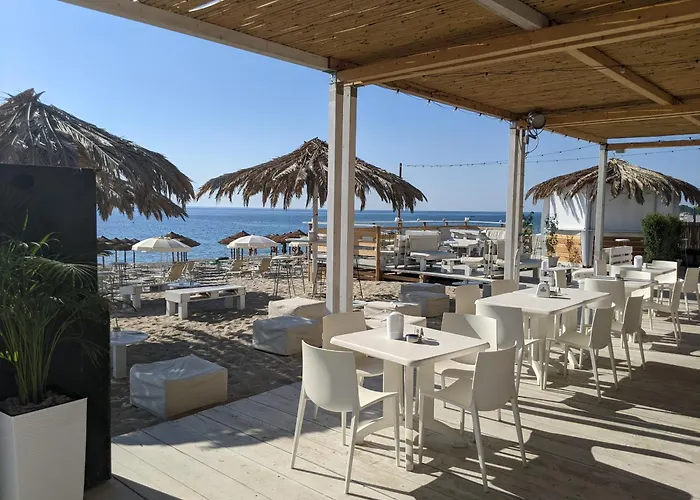 Sole Di Davoli - Three Bedroom * Marina di Davoli